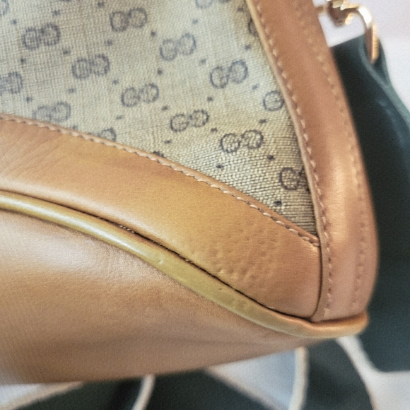 Gucci Micro GG Crossbody - Picture 13 of 16